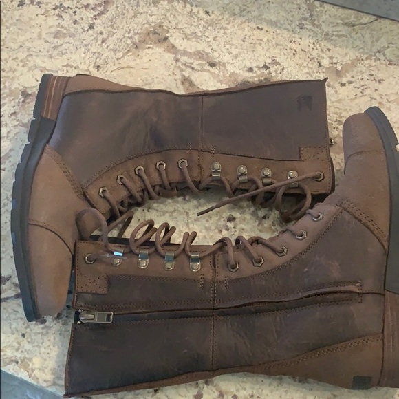 Sorel Laceup Boots MidCalf - Picture 2 of 10